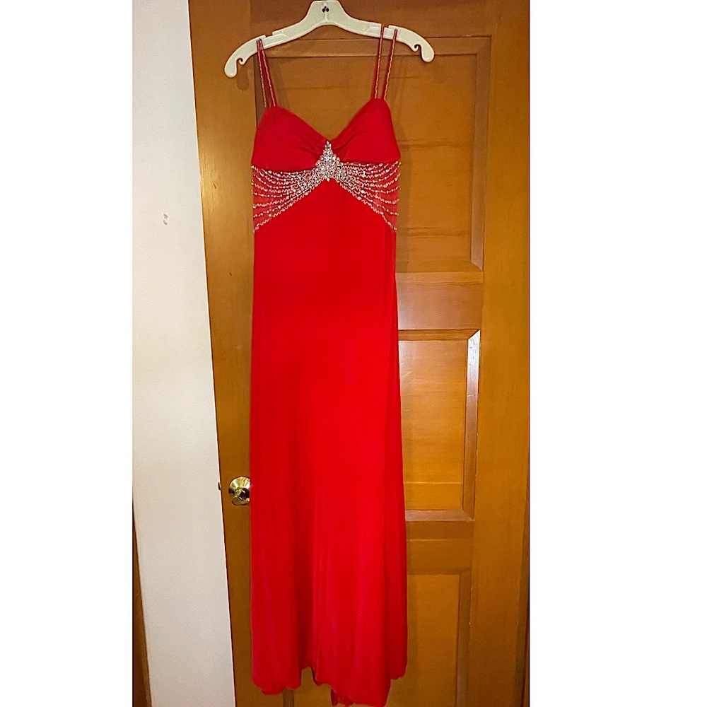 Red long dress with jewels